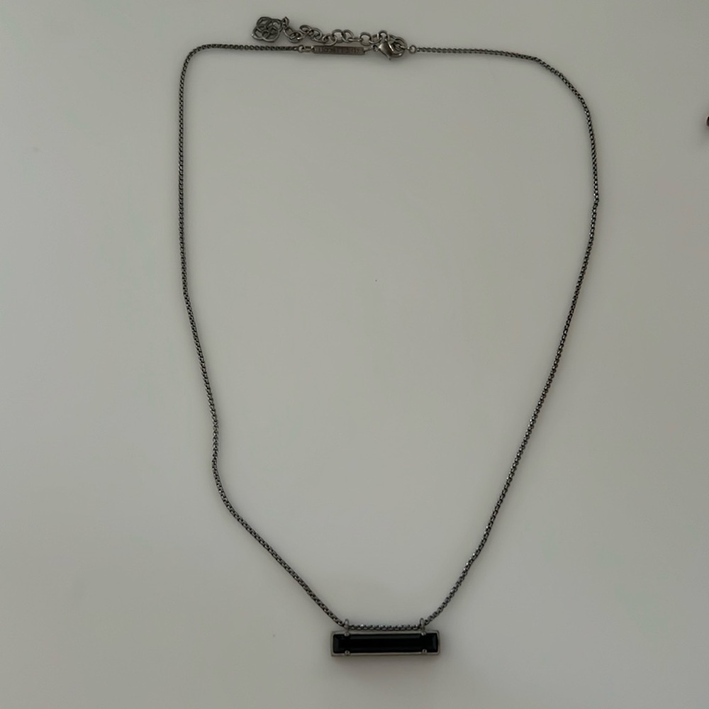 Kendra Scott necklace